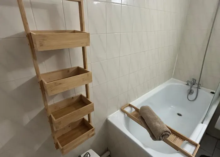 L Ecrin De Paille Parking Climatise T2 アパート